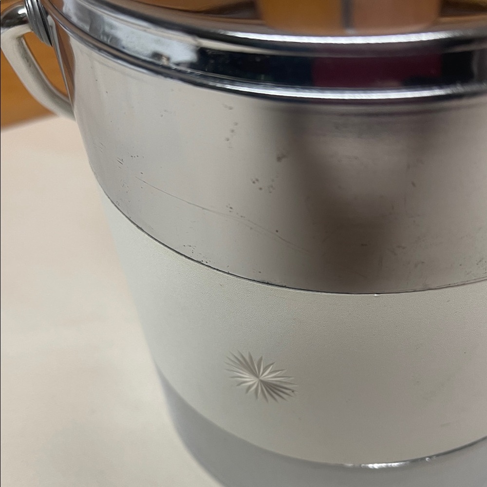 Mid Century Modern, Vintage Silver and White Ice Bucket - Picture 11 of 16